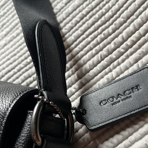 *****SOLD********Coach messaged/laptop bag never used - Picture 9 of 9
